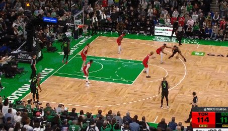 AG体育-生涯首次压哨三分绝杀！塔图姆加时完成自我救赎